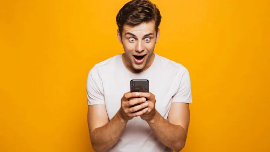 Want to Get a Free Phone? Pay Attention to These Programs